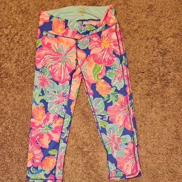Lilly Pulitzer Luxletic Weekender Cropped Leggings - Picture 2 of 6